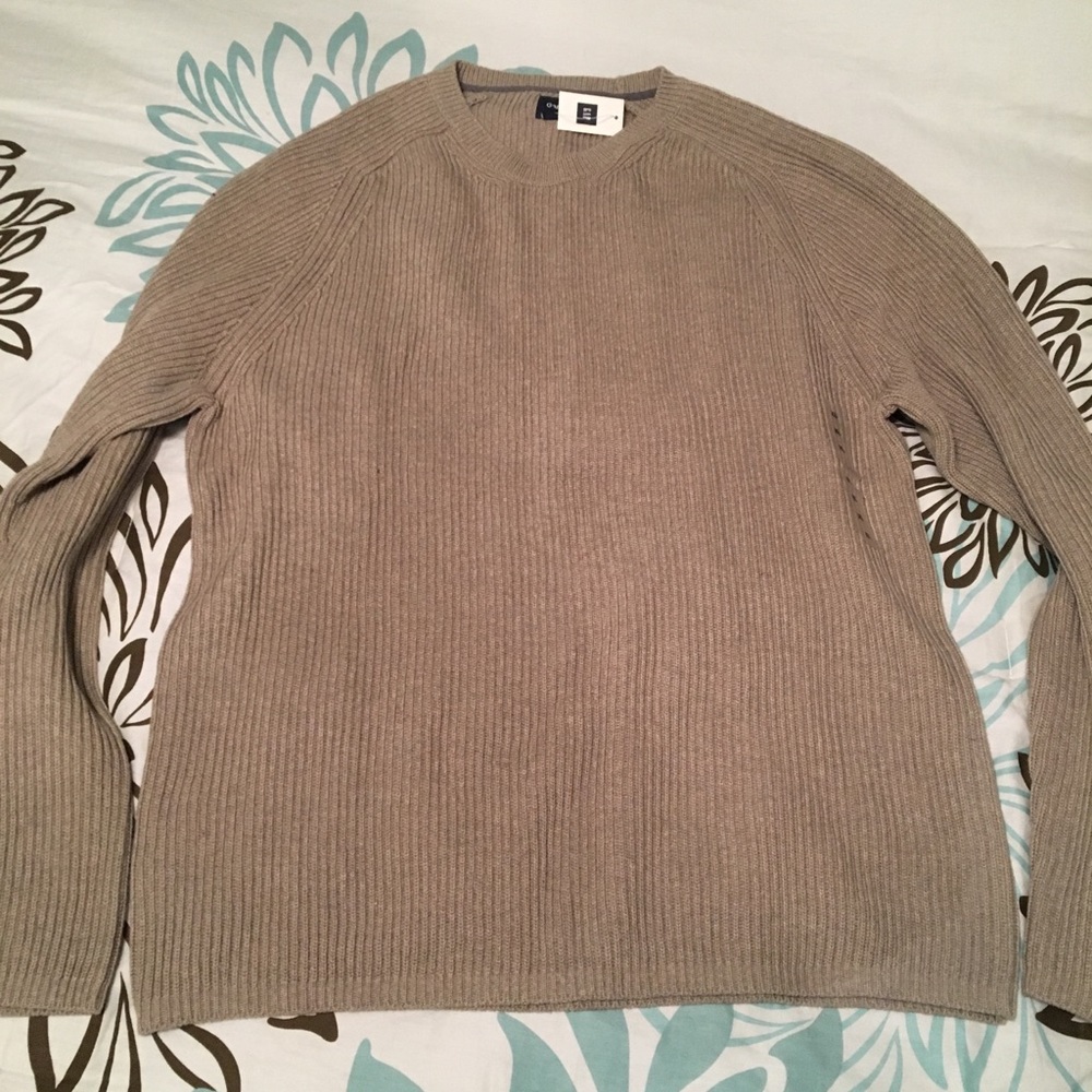 GAP sweater. NWT
